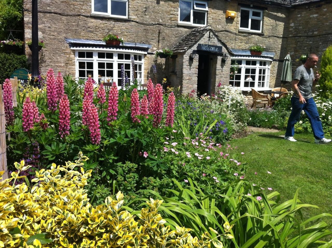 Bed and Breakfast The Old Spotted Cow Marston Meysey Exteriér fotografie
