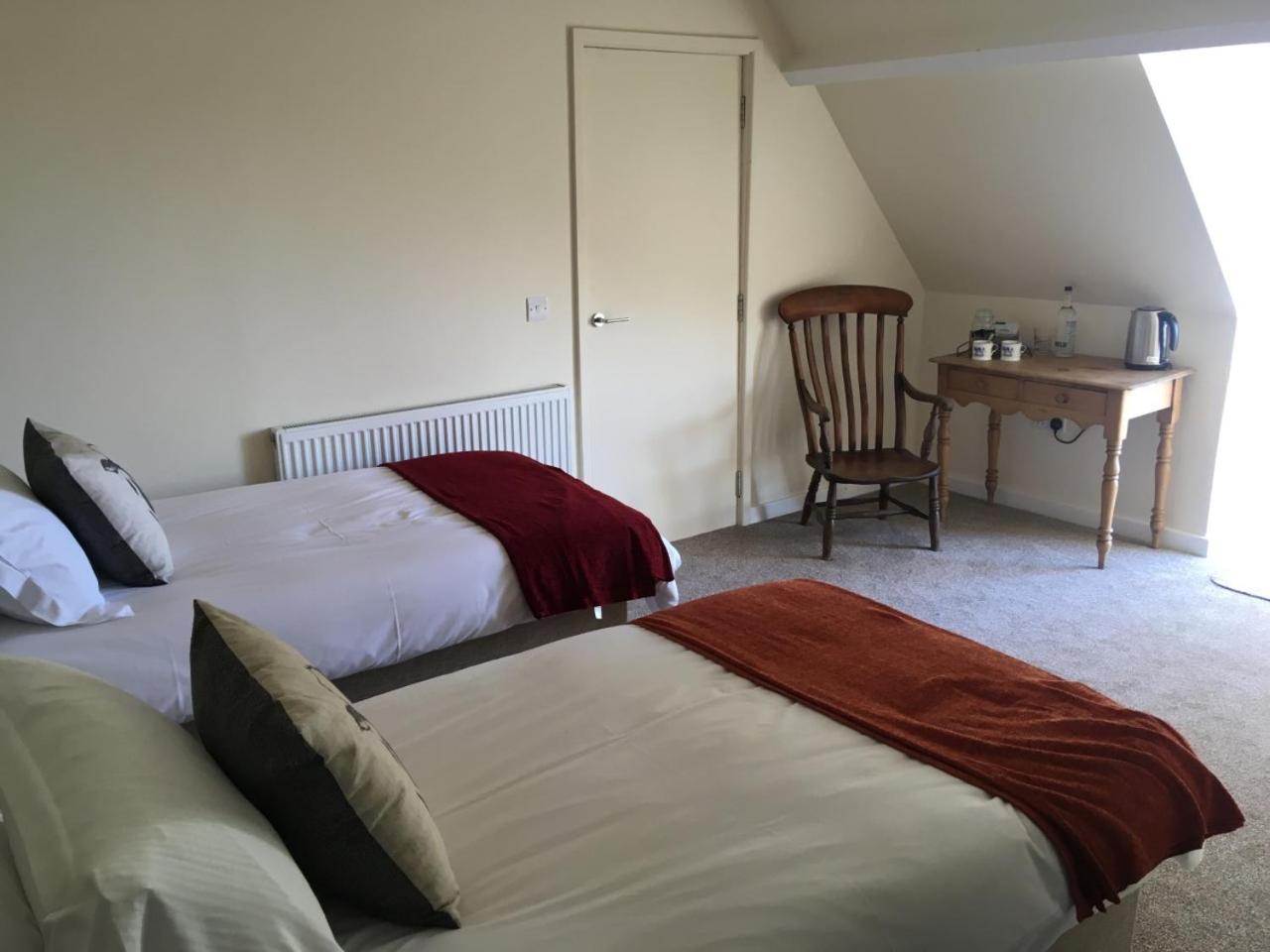 Bed and Breakfast The Old Spotted Cow Marston Meysey Exteriér fotografie