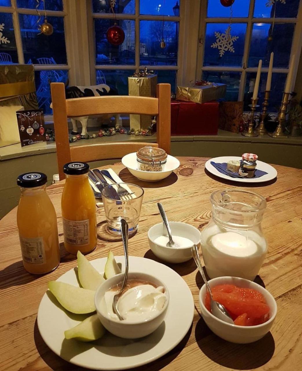 Bed and Breakfast The Old Spotted Cow Marston Meysey Exteriér fotografie