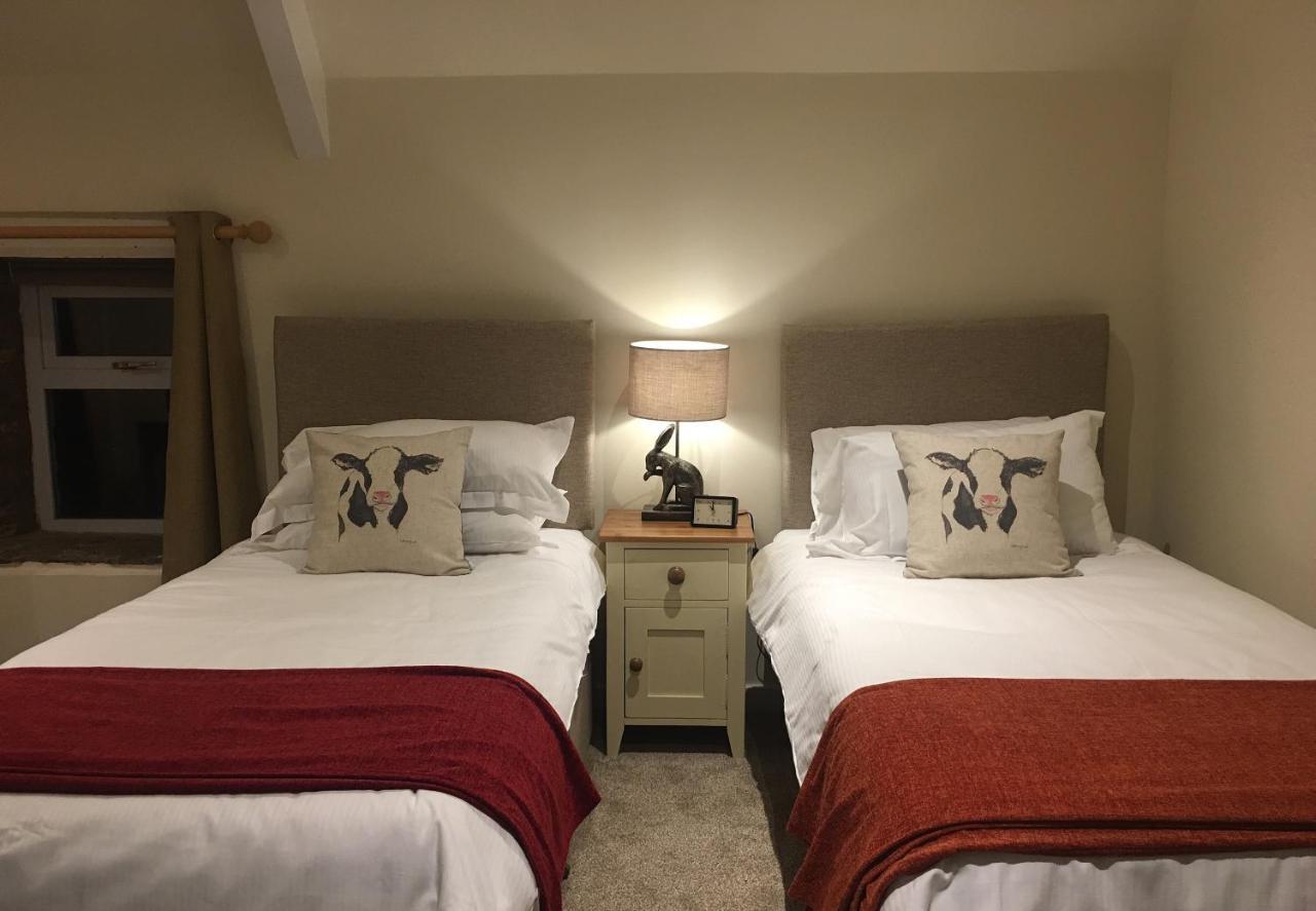 Bed and Breakfast The Old Spotted Cow Marston Meysey Exteriér fotografie